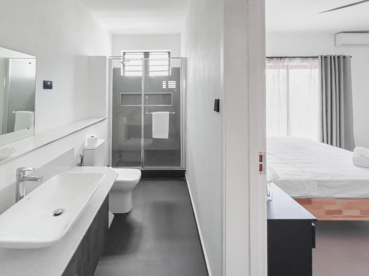 Spacious 4 Bedrooms With Infinity Pool