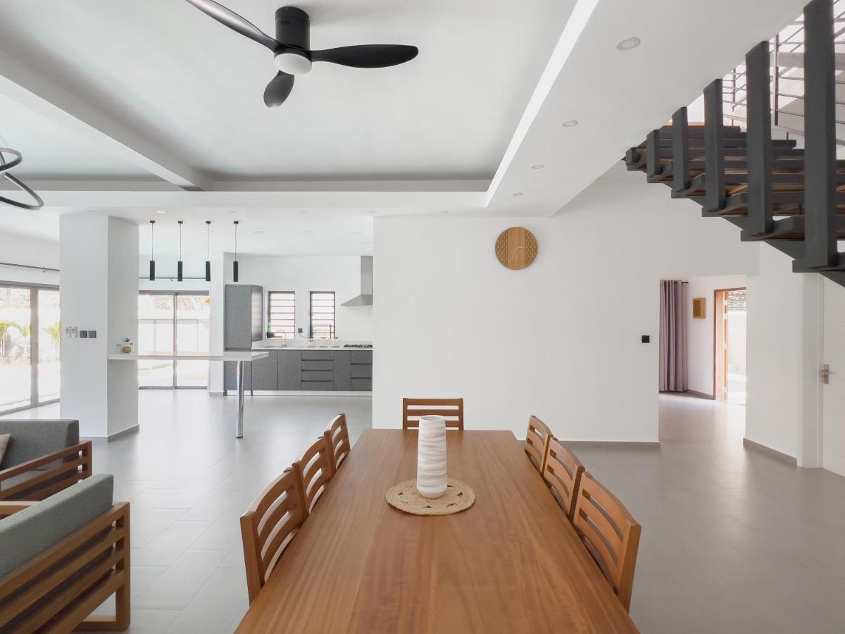 Spacious 4 Bedrooms With Infinity Pool Grand Baie