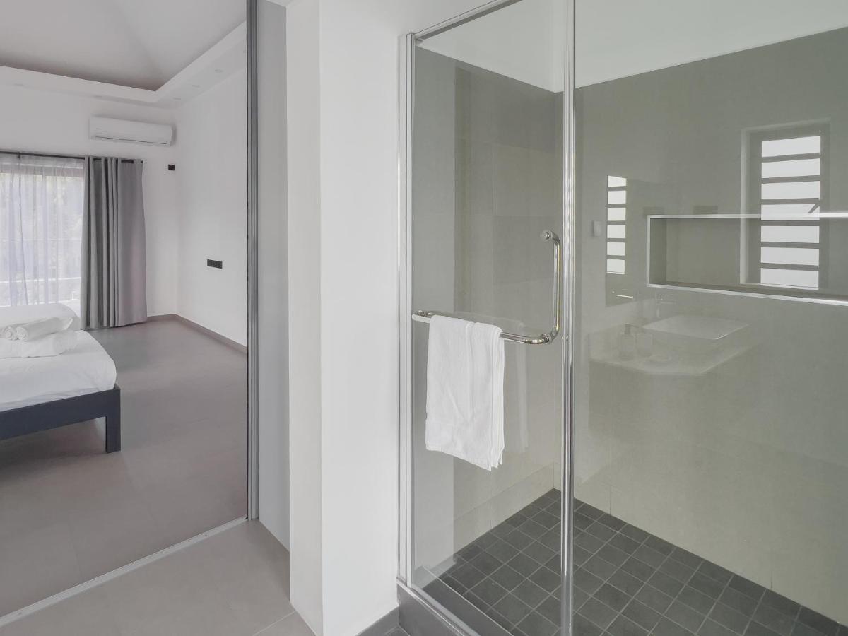 Spacious 4 Bedrooms With Infinity Pool * Grand Baie
