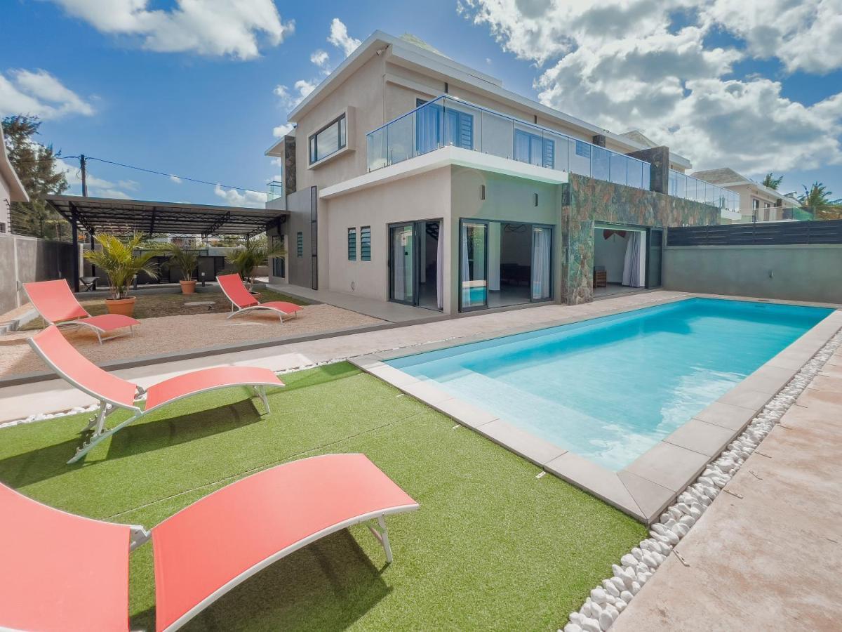Spacious 4 Bedrooms With Infinity Pool Grand Baie